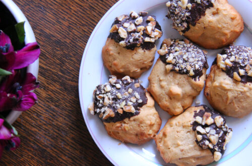 Walnut acorn cookies